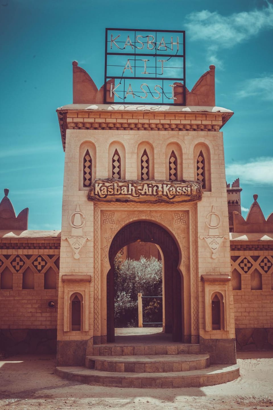 Facade/entrance