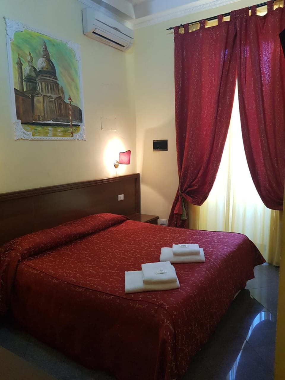 Bed, Bedroom, towels, air conditioner