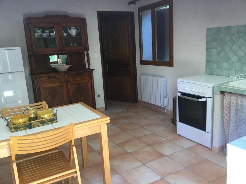 Appartement dans un mas provencal Apartment in Provence-Alpes-Côte d'Azur