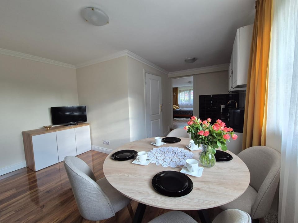 TV and multimedia, Kitchen or kitchenette