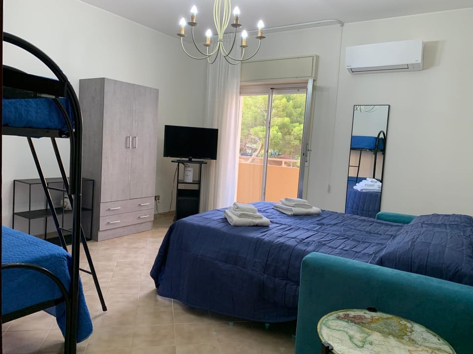 TV and multimedia, Bedroom, air conditioner