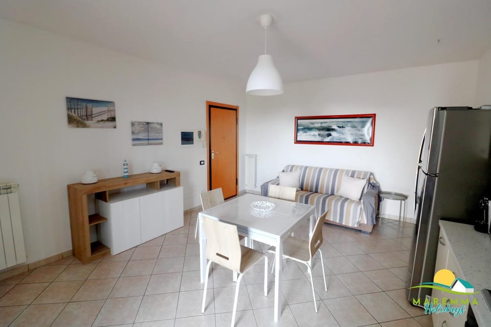Kitchen or kitchenette, Living room, Dining area