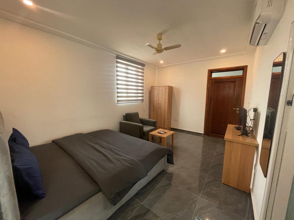 Bed, Living room