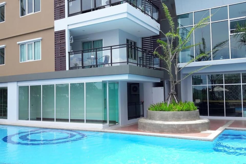 Day, Balcony/Terrace, Pool view