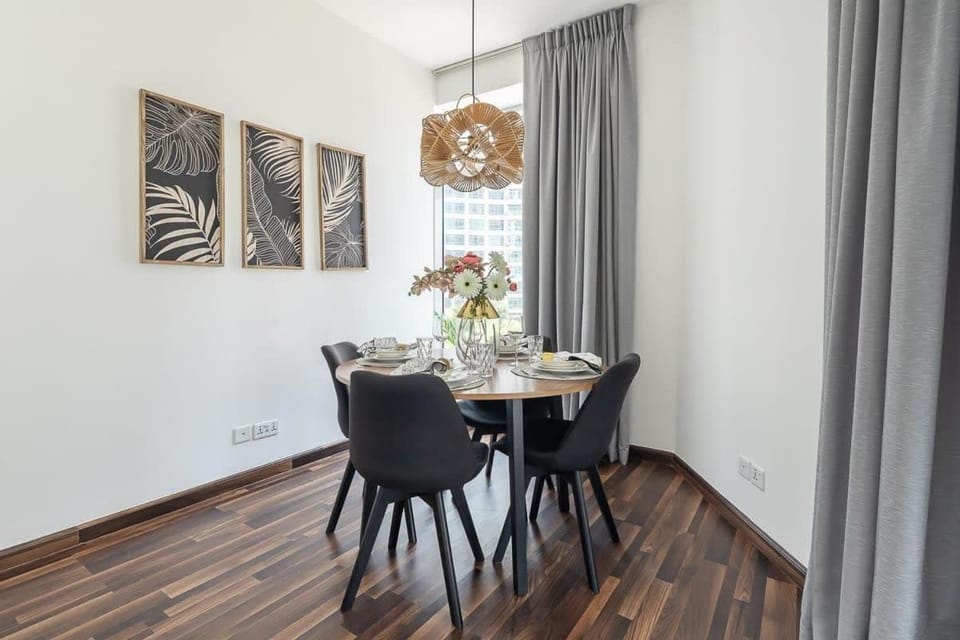 Frank Porter - Bonaire Tower Apartment in Dubai