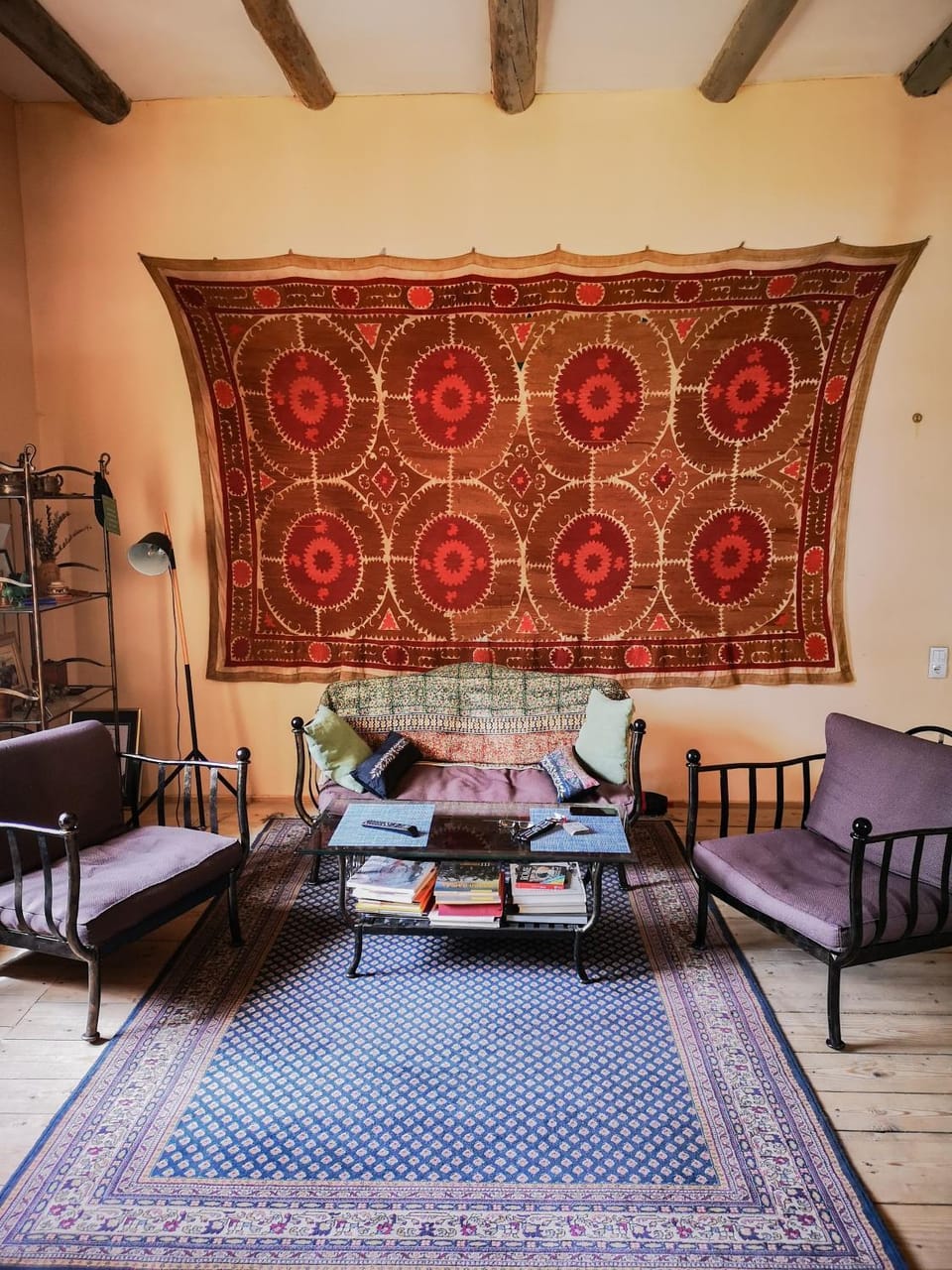Living room, Seating area