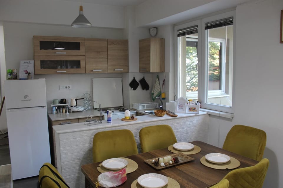 Coffee/tea facilities, Kitchen or kitchenette, Food and drinks, Dining area, Food, Meals, Meals, pet friendly, toaster, kitchen, kitchen