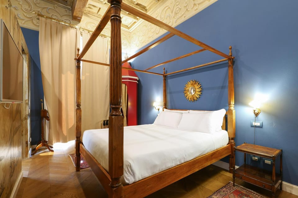 Bed, Photo of the whole room