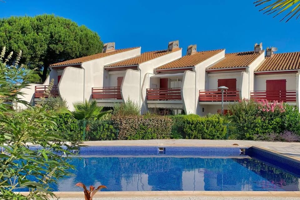Duplex vue sur le Golf et piscine Apartment in La Grande-Motte