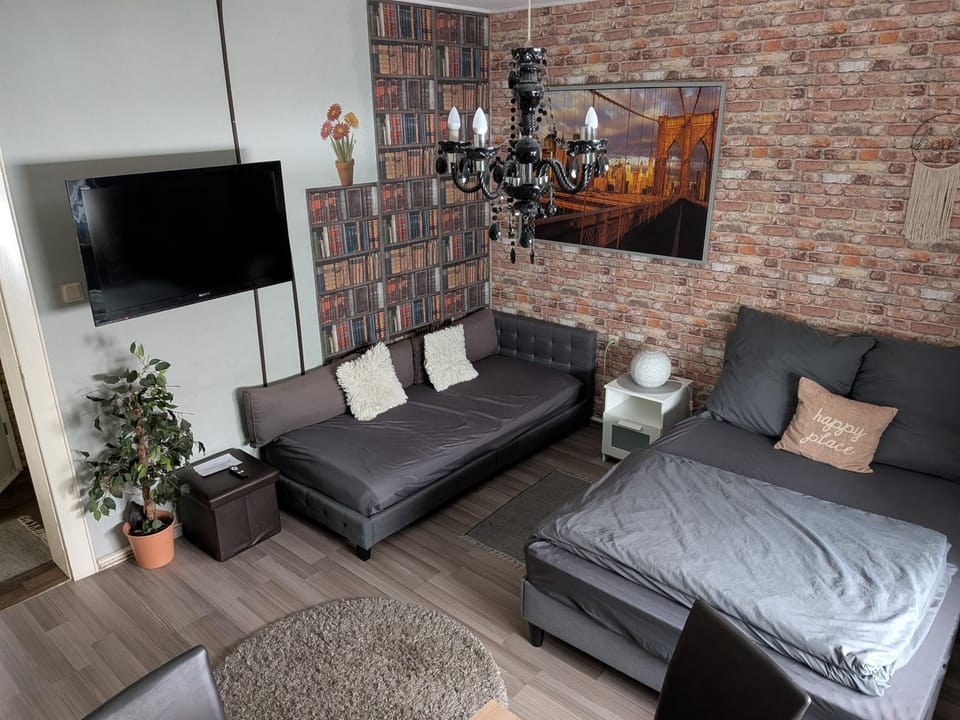 Communal lounge/ TV room, Living room, Seating area