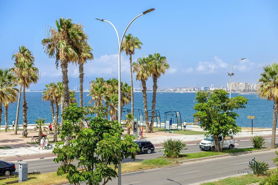 Sea view, Street view