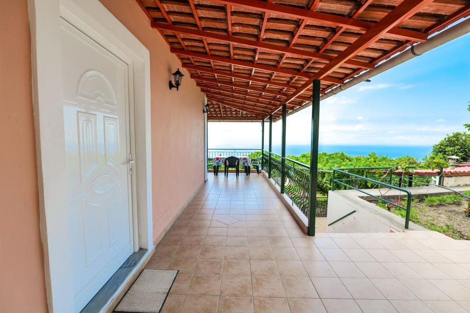 Gurra room's Vacation rental in Vlorë County, Albania