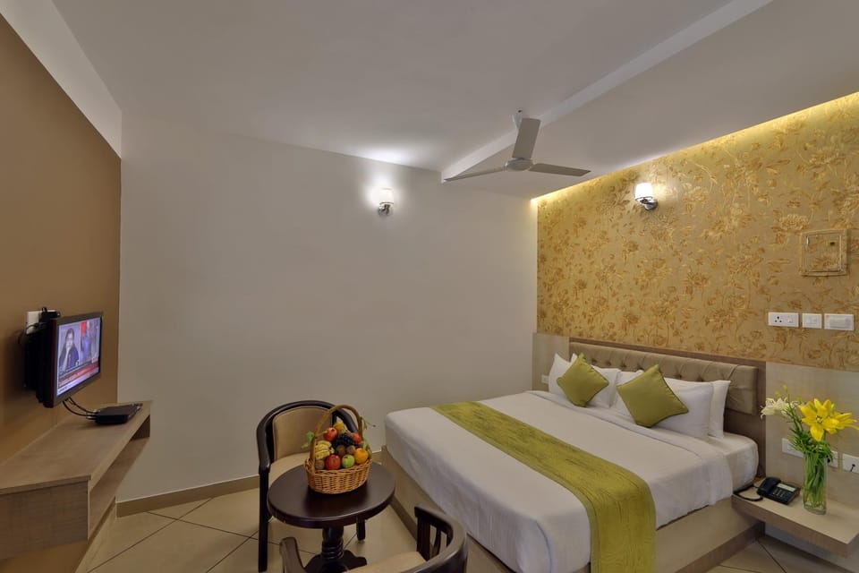 Bed, Photo of the whole room, Bedroom, Mountain view