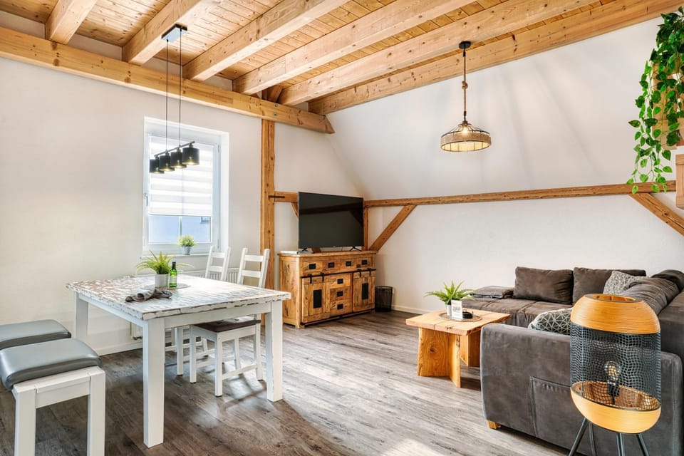 TV and multimedia, Living room, Dining area