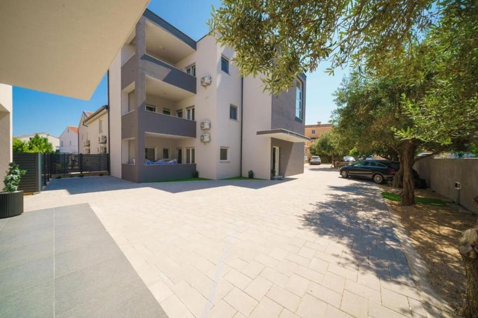 Property building, Day, Parking