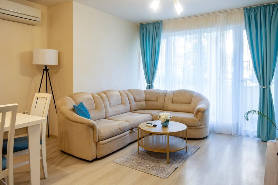 Living room, Seating area, air conditioner