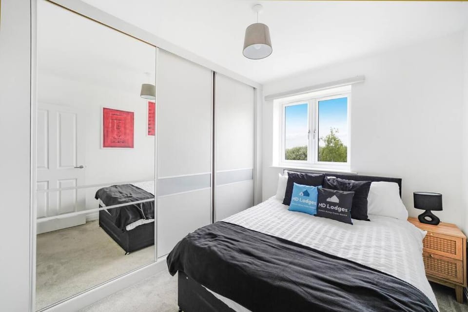 Bed, Photo of the whole room, Bedroom, wardrobe