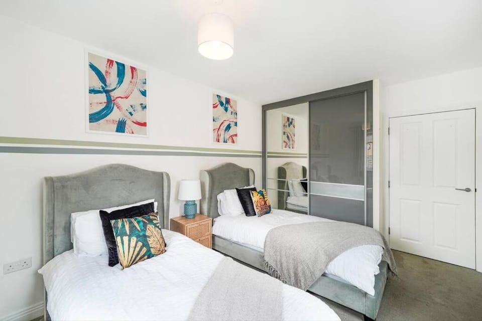Bed, Bedroom, wardrobe
