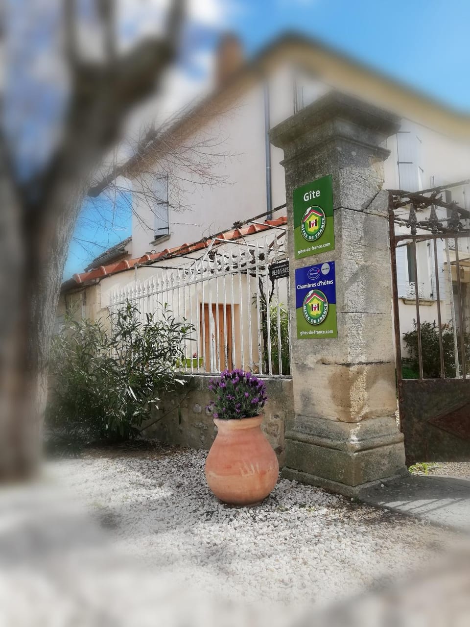 Facade/entrance
