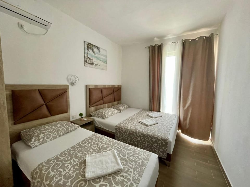 Bed, Bedroom, air conditioner