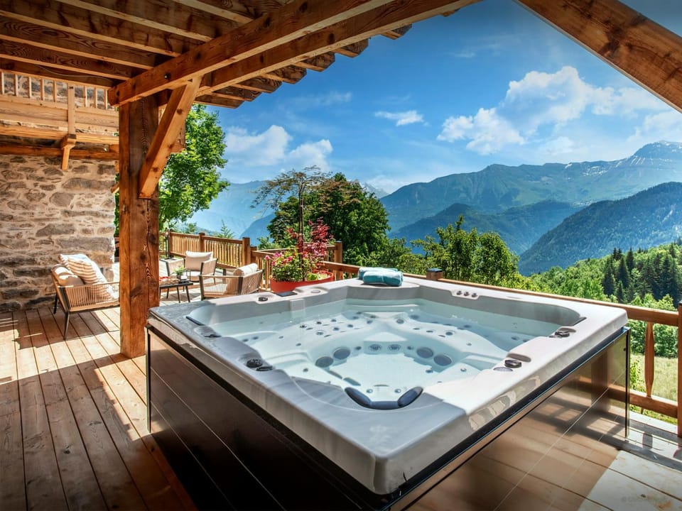 Day, Natural landscape, Summer, Hot Tub, Balcony/Terrace, Mountain view