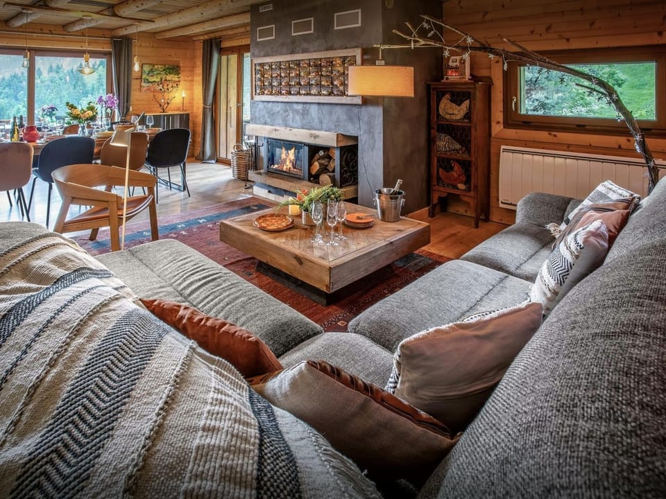 Living room, Seating area