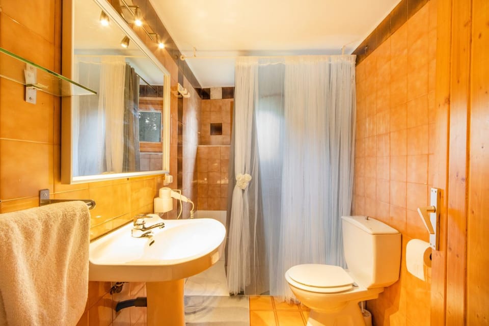 Bathroom, Living room
