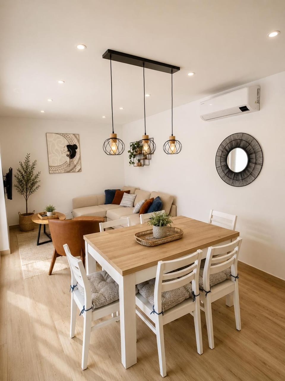 Living room, Dining area