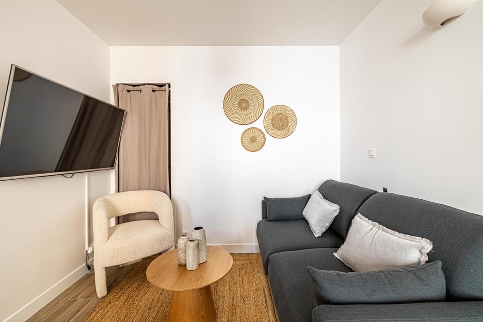 Communal lounge/ TV room, TV and multimedia, Seating area, Evening entertainment