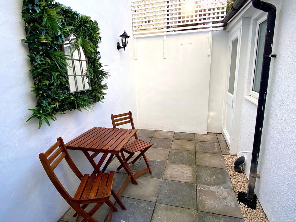 Patio, Balcony/Terrace, Seating area