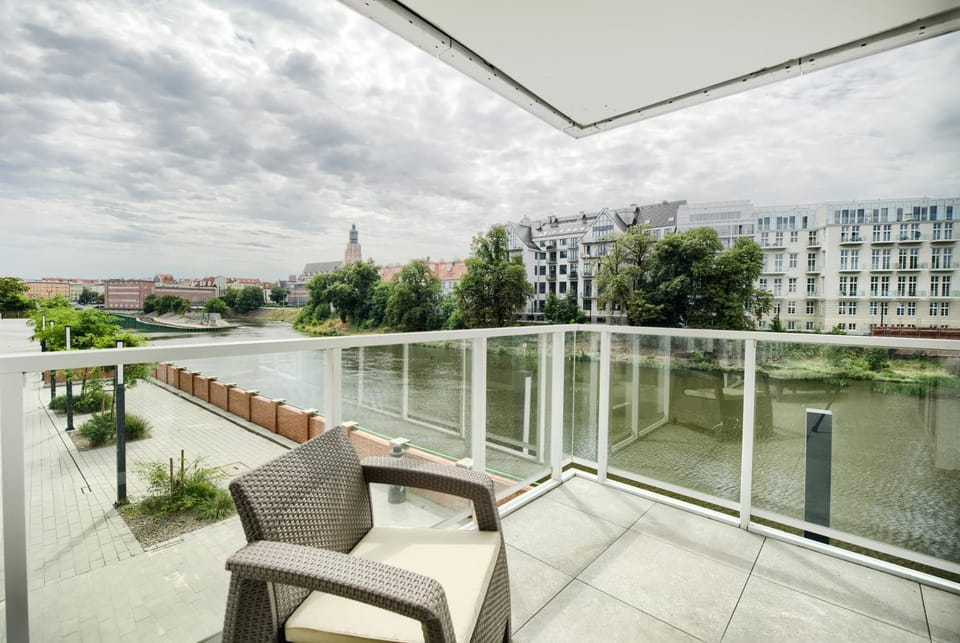 Balcony/Terrace, River view