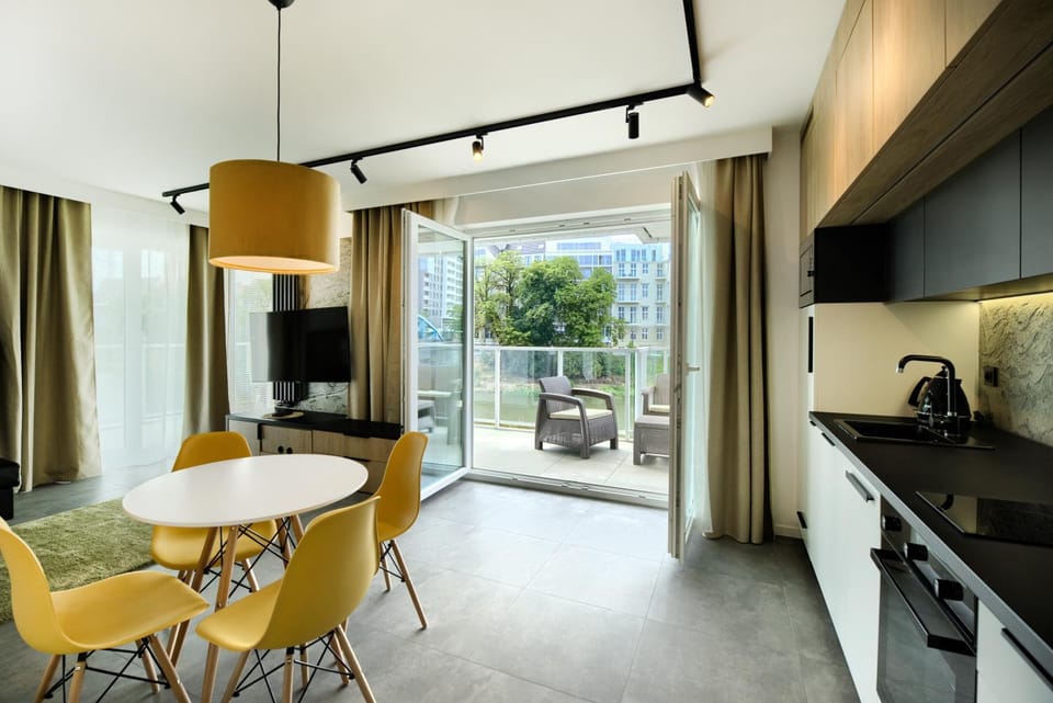 Kitchen or kitchenette, Living room, Seating area