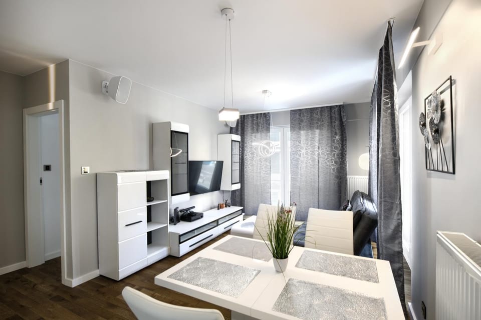 TV and multimedia, Kitchen or kitchenette, Living room, Seating area, Dining area, hair dresser, air conditioner