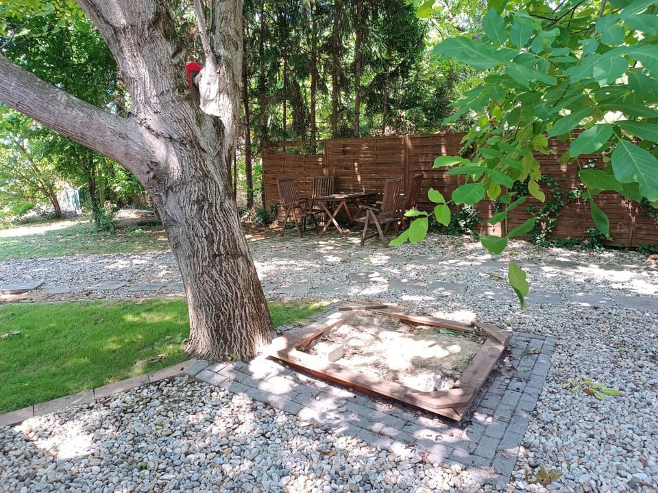 Dóra Apartman Apartment in Balatonszárszó