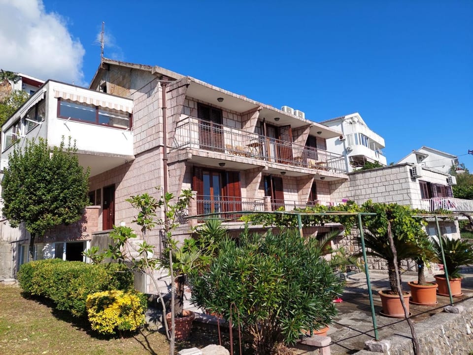 Property building, Garden