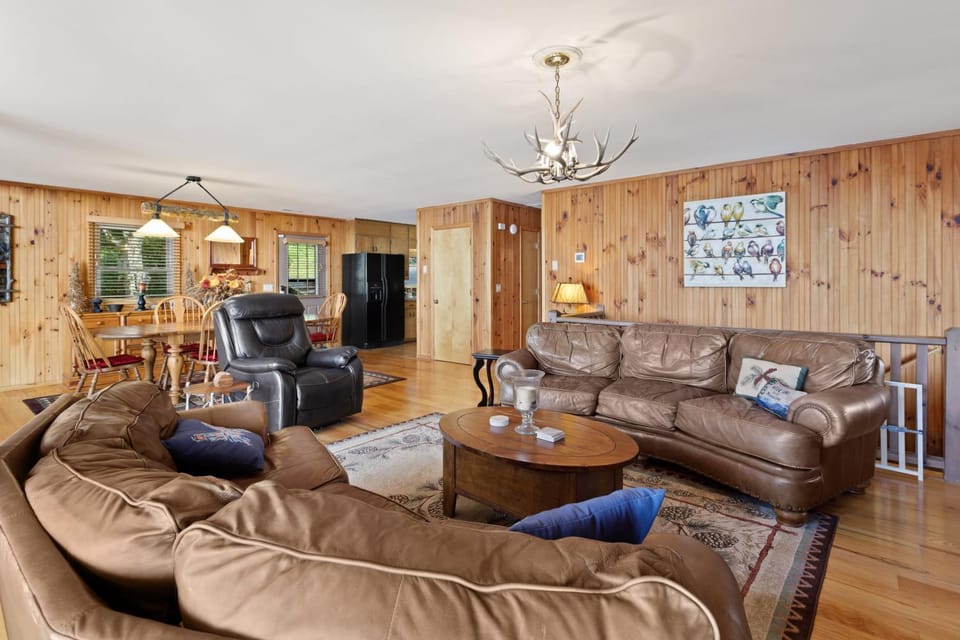 Golden Ridge Getaway House in Watauga