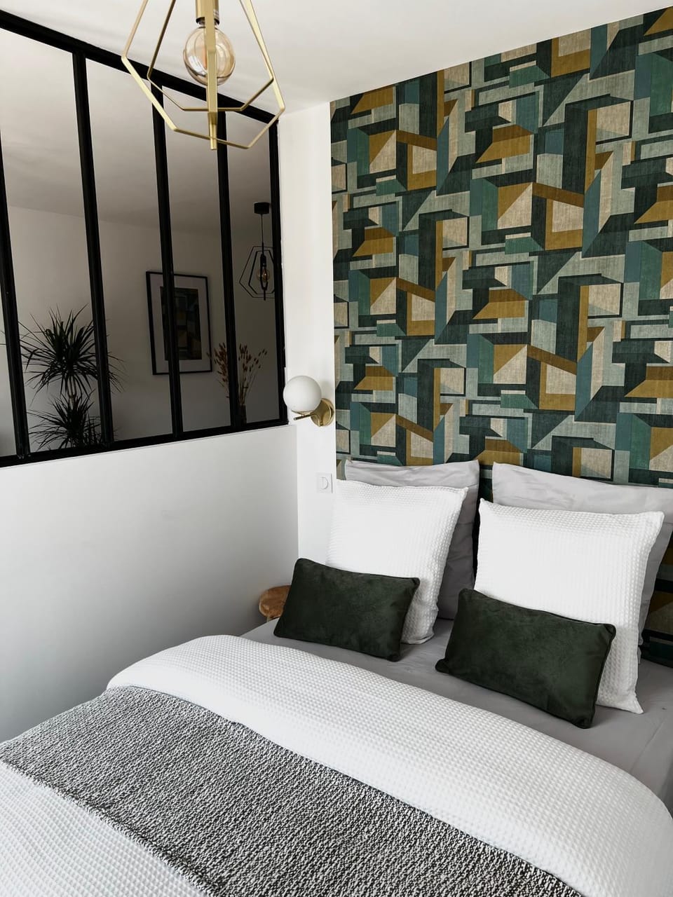 Bed, Photo of the whole room, Bedroom