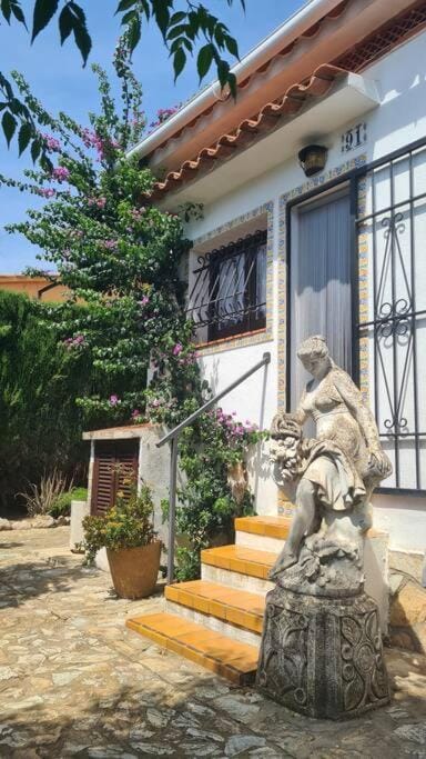 Xalet Azul, your secret garden in L'Escala House in L'Escala