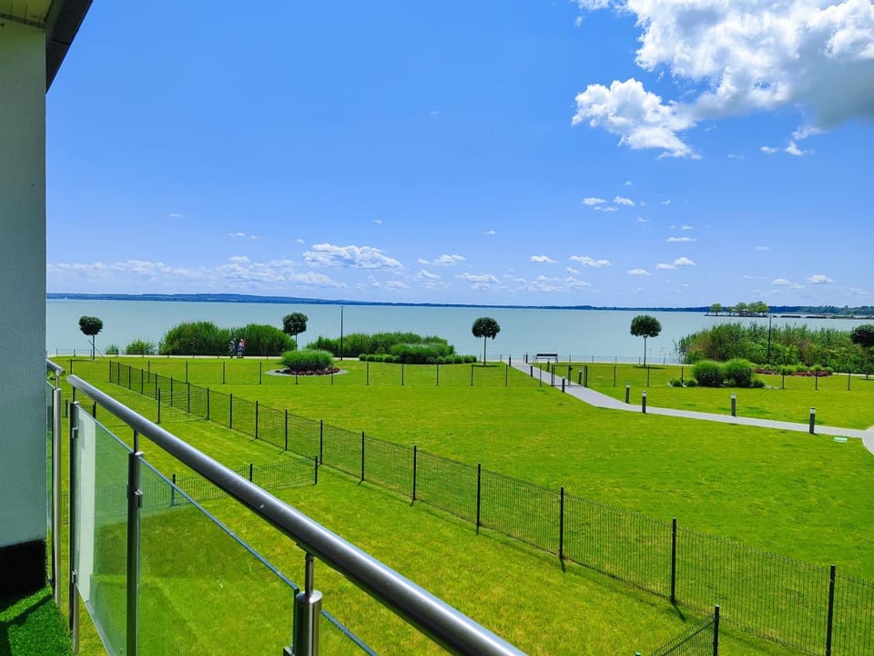 Balcony/Terrace, Lake view