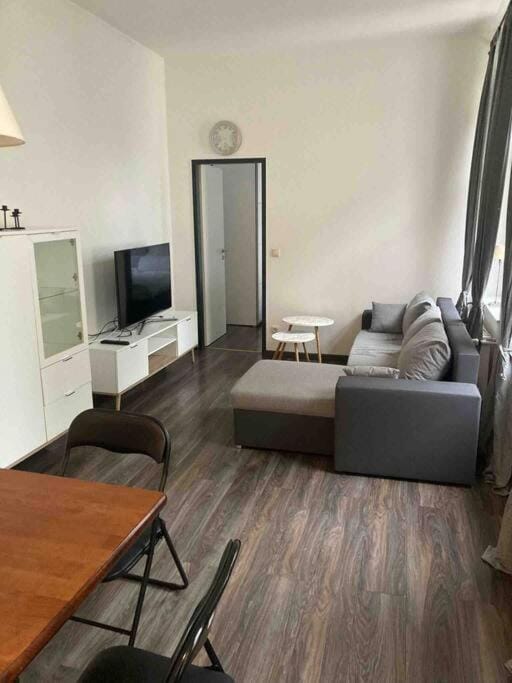 Helle schöne 2 Zimmer Wohnung im Herzen Krefelds Apartment in Krefeld