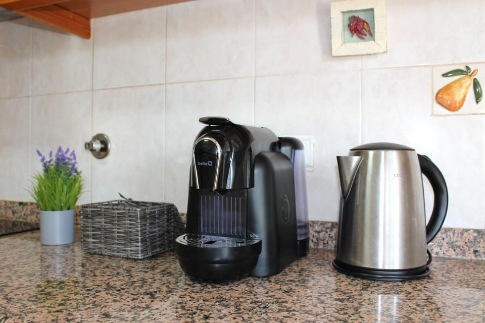 Coffee/tea facilities, Kitchen or kitchenette