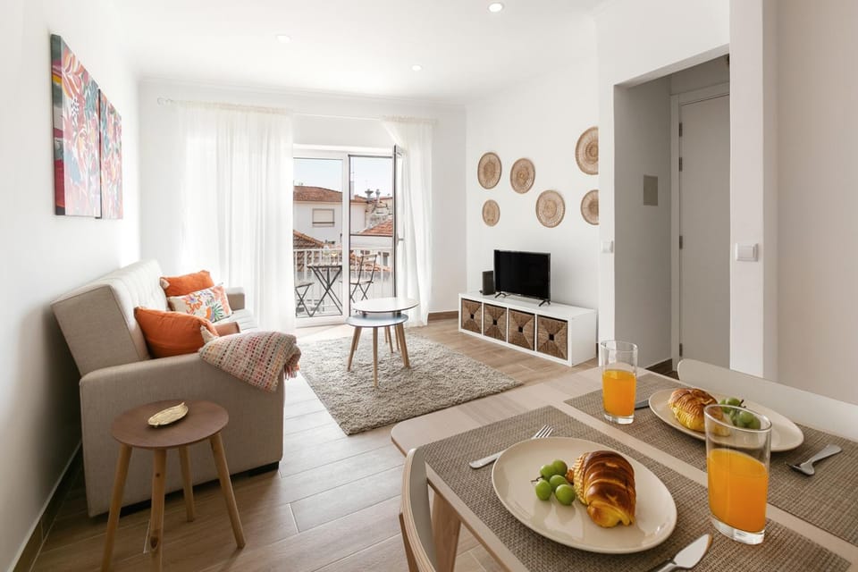 Communal lounge/ TV room, Balcony/Terrace, Living room, Dining area