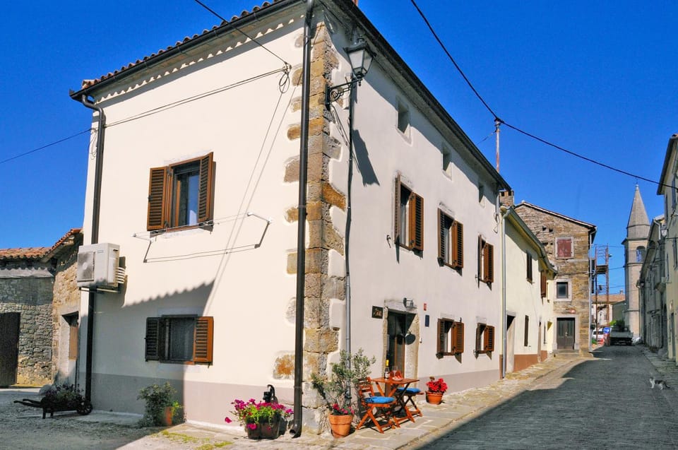 Property building, Day, Neighbourhood, Street view
