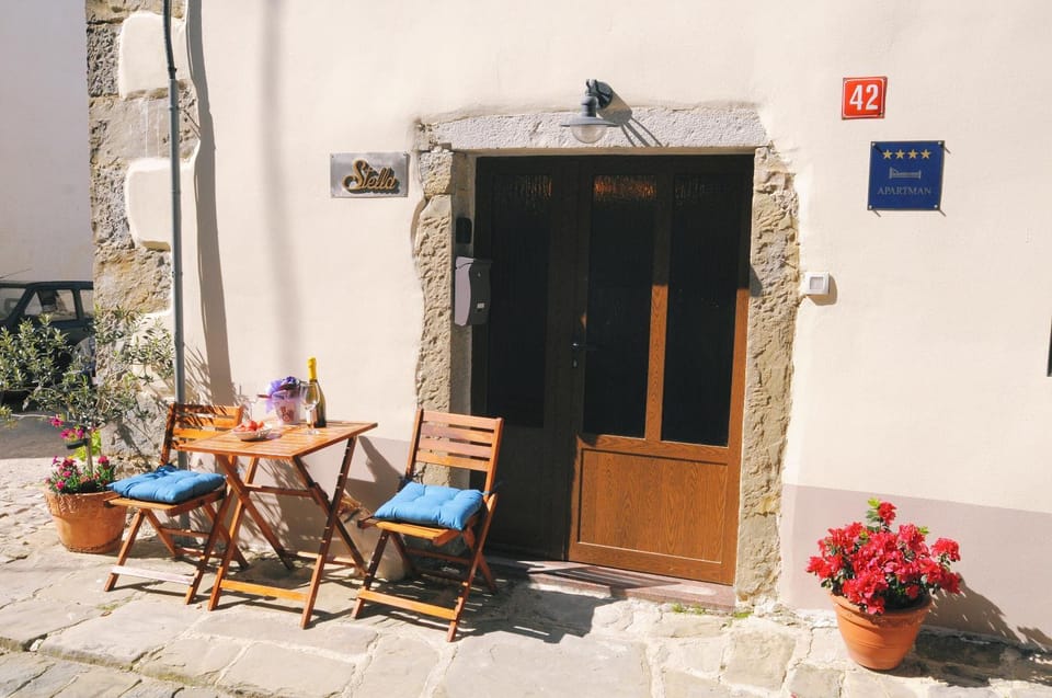 Patio, Day