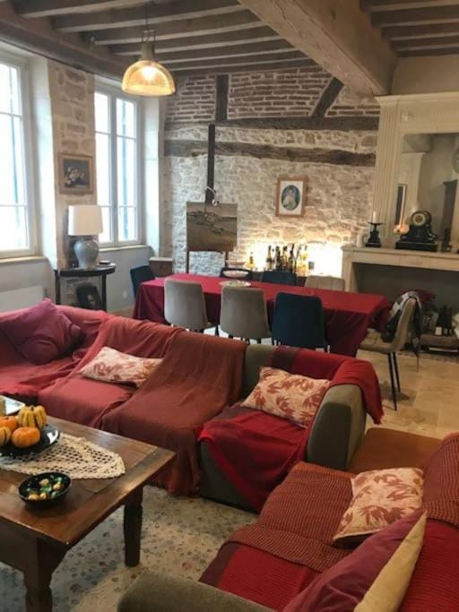 La maison de Lea, chambres d'hôtes de 14 couchages House in Bourgogne-Franche-Comté