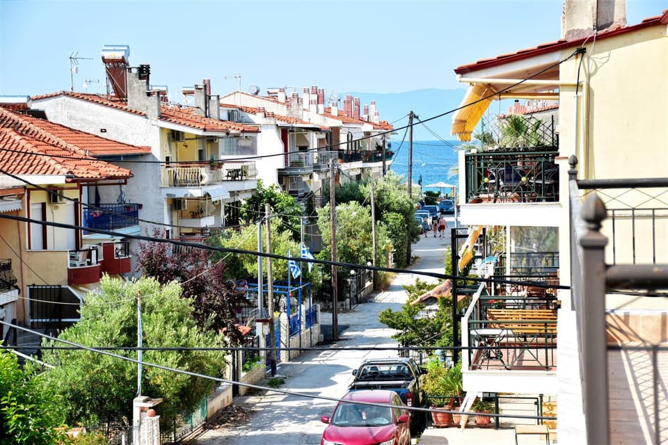 Bird's eye view, Sea view, Street view, Location