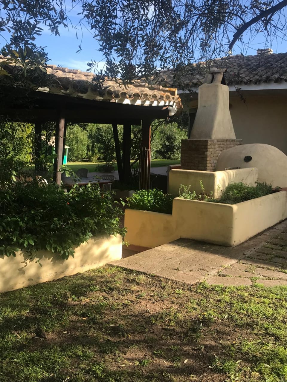 BBQ facilities, Dining area