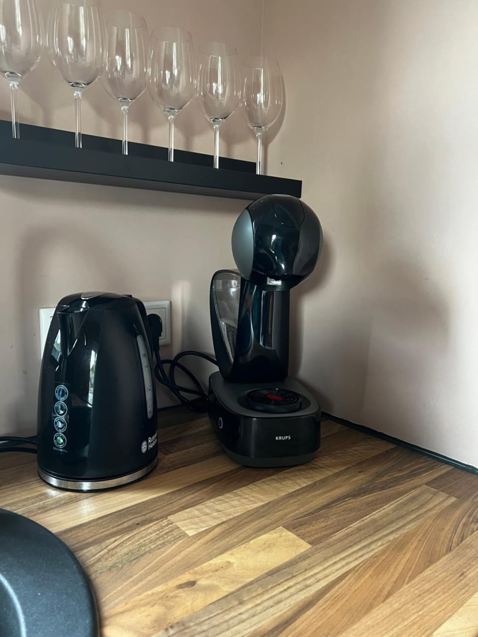 Coffee/tea facilities, kitchen