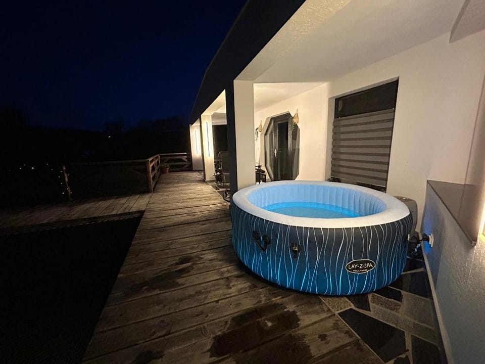 Property building, Night, Natural landscape, Hot Tub, Swimming pool