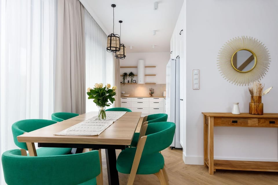 Boho Deluxe Apart - największy apartament 130m2 nad Jeziorem Ukiel z 50m tarasem, przy jeziorze, garaż podziemny, klimatyzacja, 3 sypialnie plus salon, 2 łazienki, winda, fvat Apartment in Poland
